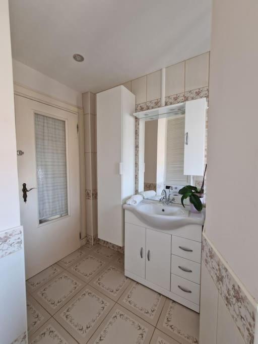 Beautiful Aparment Next To The Border 4 Room Saint-Louis (Haut-Rhin) Exterior foto